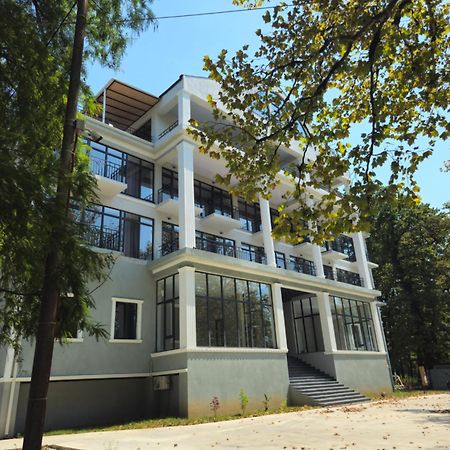 Green Hotel Ckaltubo Zewnętrze zdjęcie